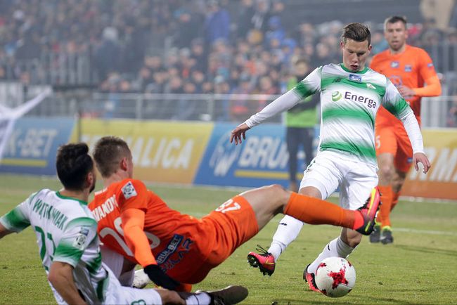 赛不但以高 赛不但以高